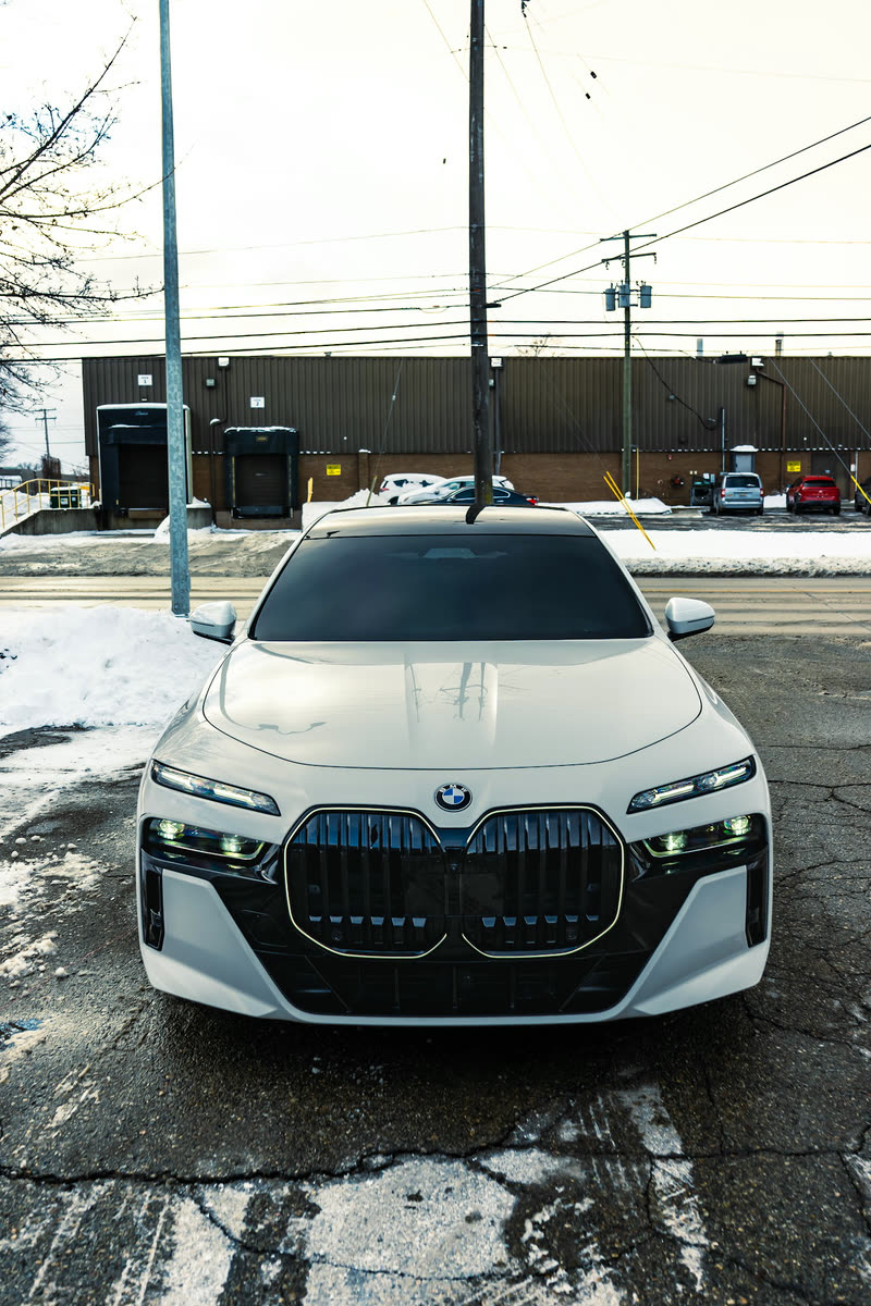 White BMW 7 Series, front view